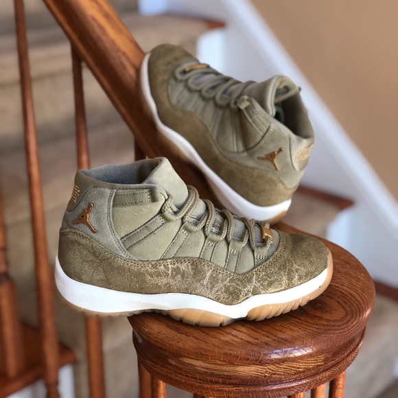 retro 11 olive green
